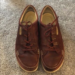 Maroon leather Ecco shoes!